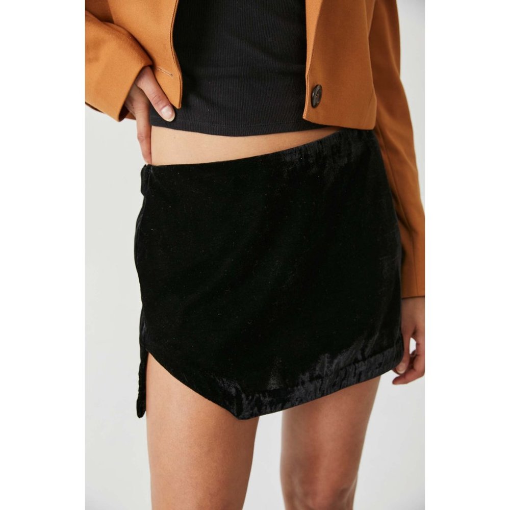 NWT Free People Annalise Velvet Mini Skirt / Black